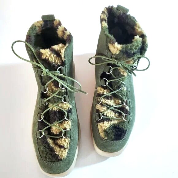 NWOT Bernardo Dana Green Suede Bootie with Camo Fleece Size 7.5 - Picture 2 of 7
